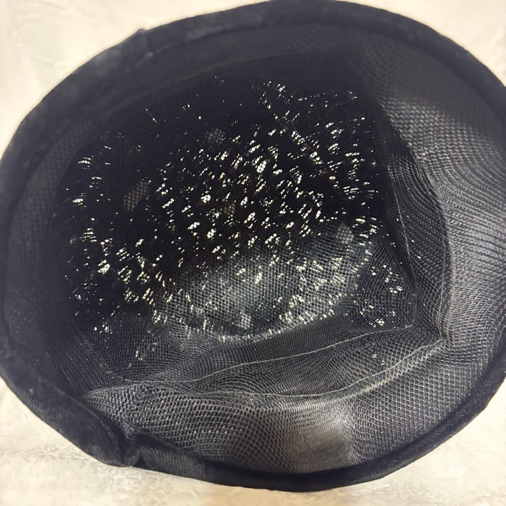 Elegent vintage black raffia and velvet pillbox hat - Picture 6 of 6
